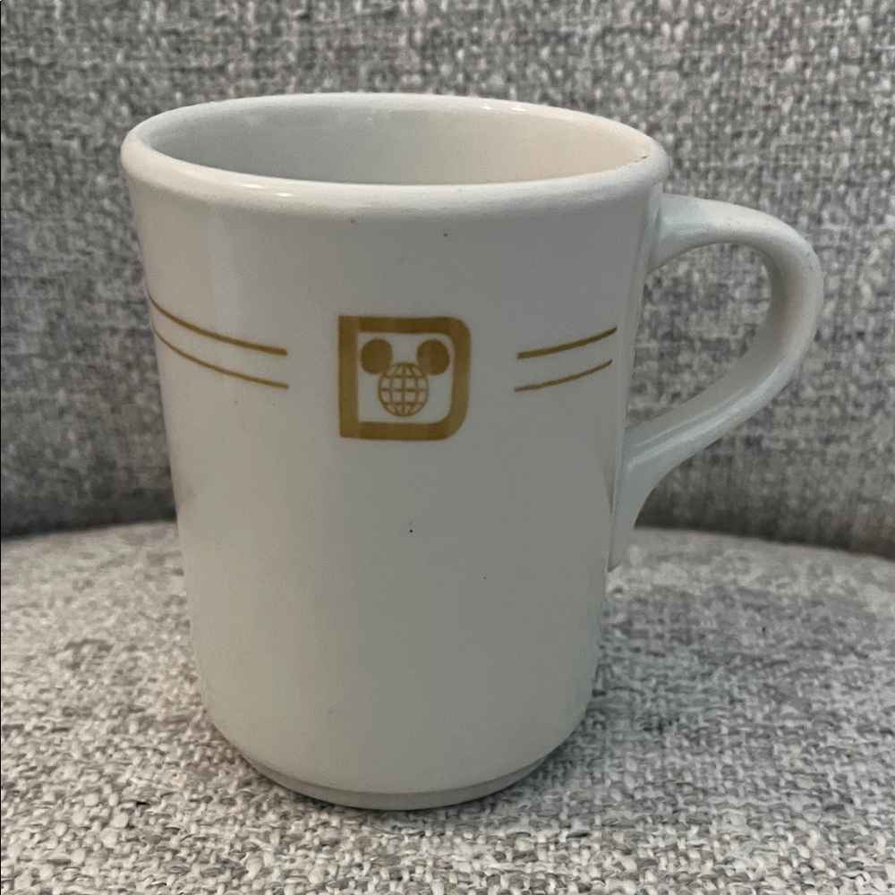 VTG 80’sDisney Walt Disney World Magic Kingdom coffee mug stoneware Mayer china